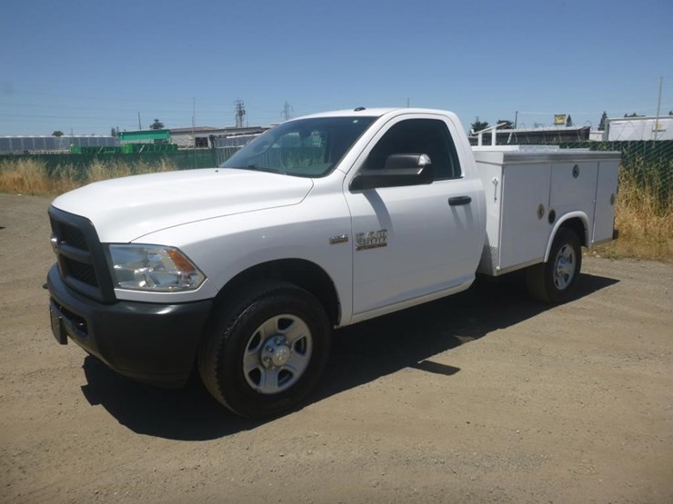 2018-dodge-2500-image-1