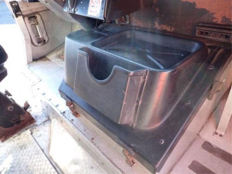 2008-freightliner-mt55-image-25