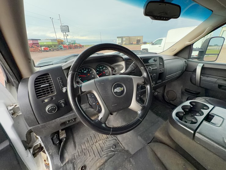 2011-chevrolet-silverado-2500-image-20