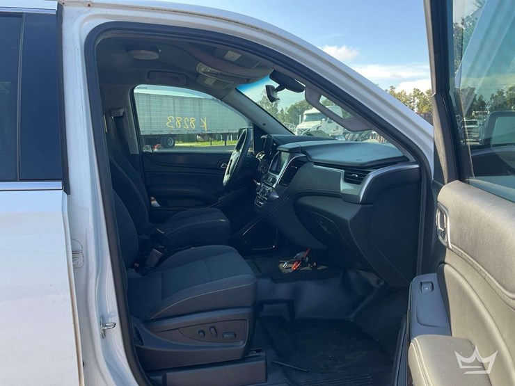 2018-chevrolet-tahoe-image-26
