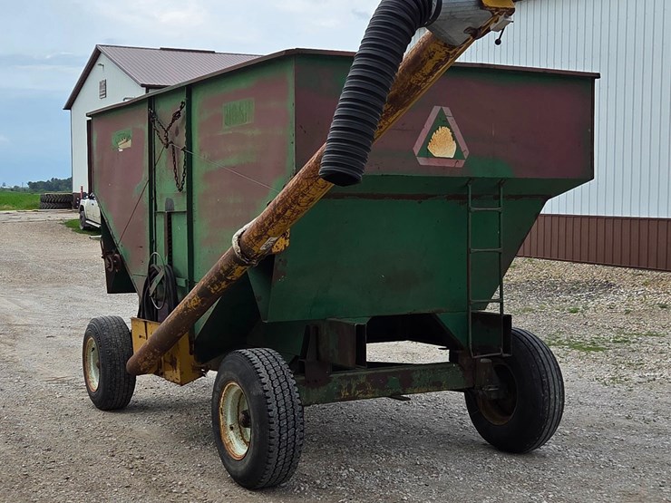 dakon-1212-dakon-gravity-wagon-with-hydraulic-auger-image-7