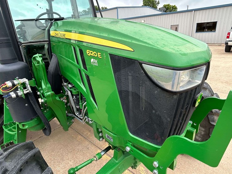 2019-john-deere-6120e-image-10
