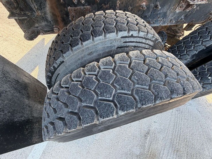 2006-mack-granite-ct713-image-21