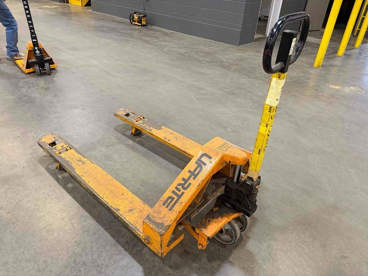 manual-pallet-jack-image-7