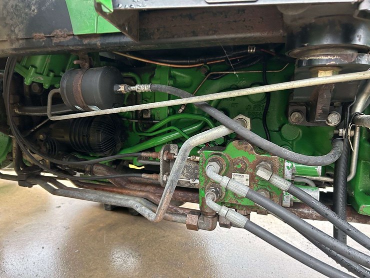 2012-john-deere-5101e-image-37