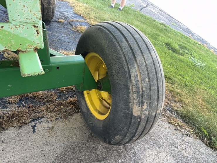 parker-gravity-wagon-w/-john-deere-gear-image-17