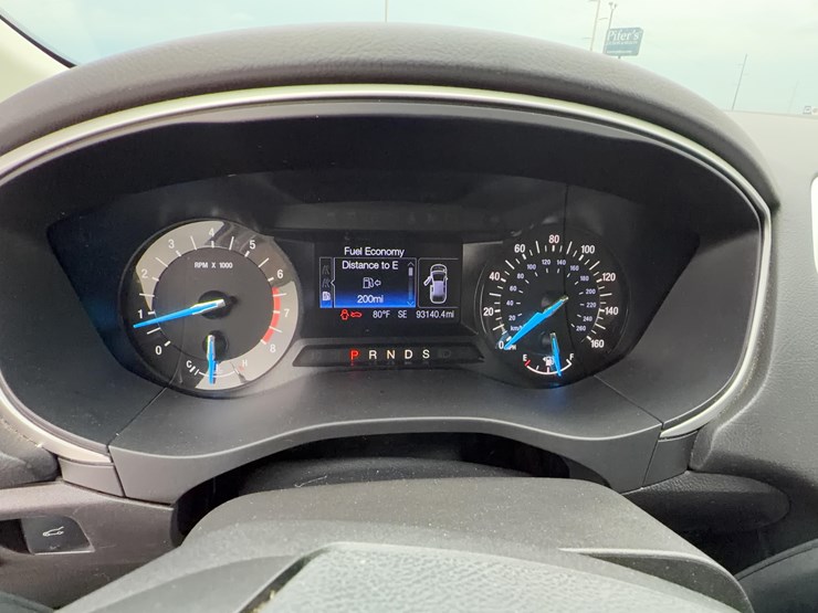 2015-ford-fusion-se-image-20