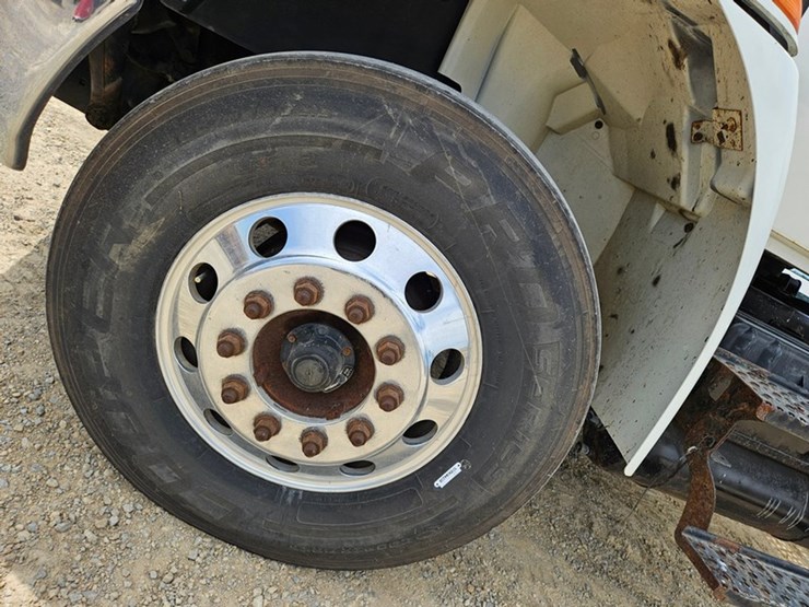 2011-case-ih-4400-image-46