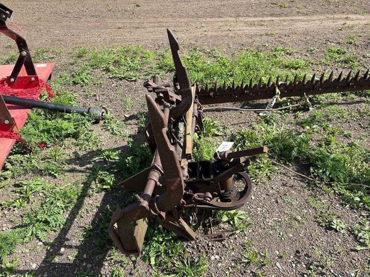 ih-sickle-mower-image-4