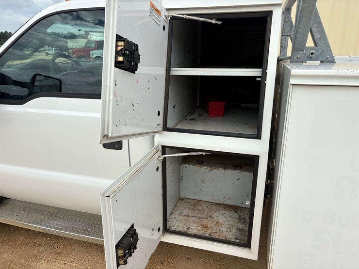 2016-ford-f550-image-21