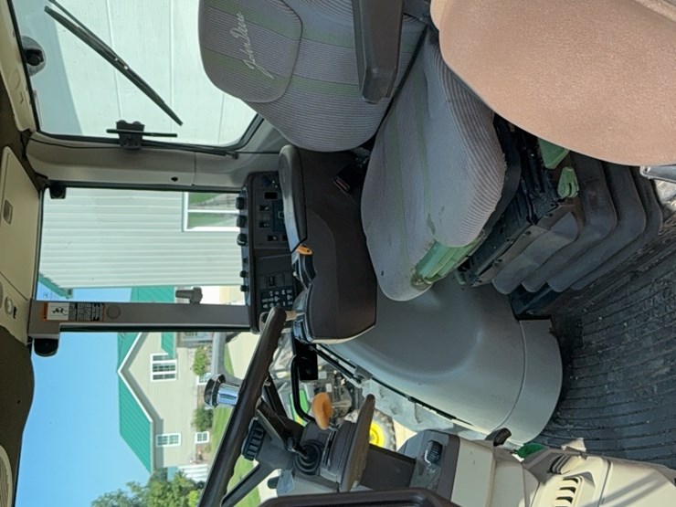 john-deere-7520-image-35