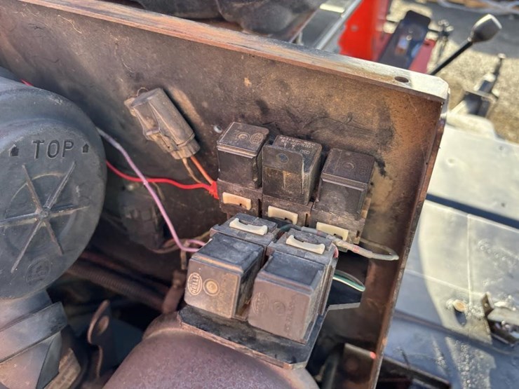 2003-jacobsen-turfcat-628d-mower-image-32