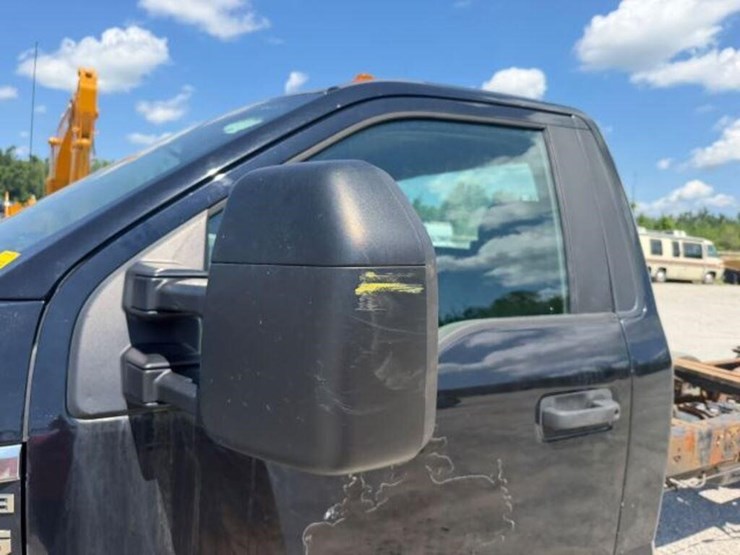 2016-ford-f550-xl-image-36