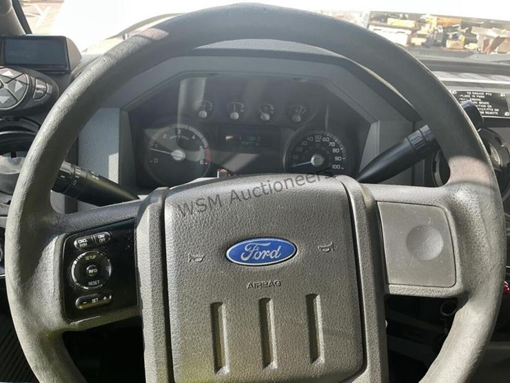 2015-ford-f550-image-21