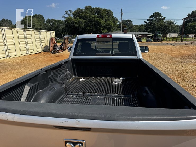 2012-ram-2500-slt-image-4