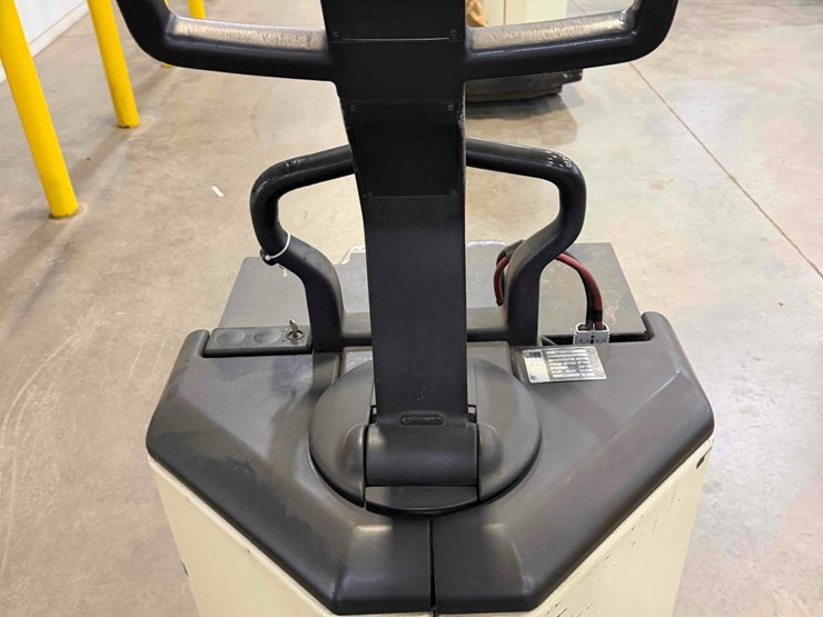 electric-pallet-jack-image-7