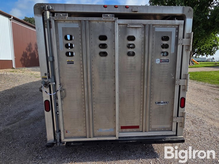 2014-wilson-livestock-trailer-image-19