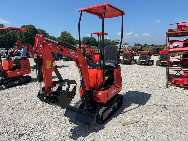 2026-me15-mini-excavator-image-1