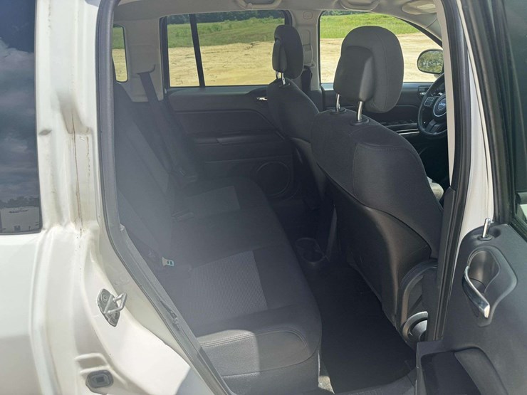 2013-jeep-compass-image-16