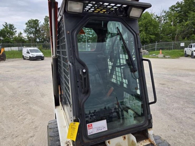 2012-bobcat-s70-image-34