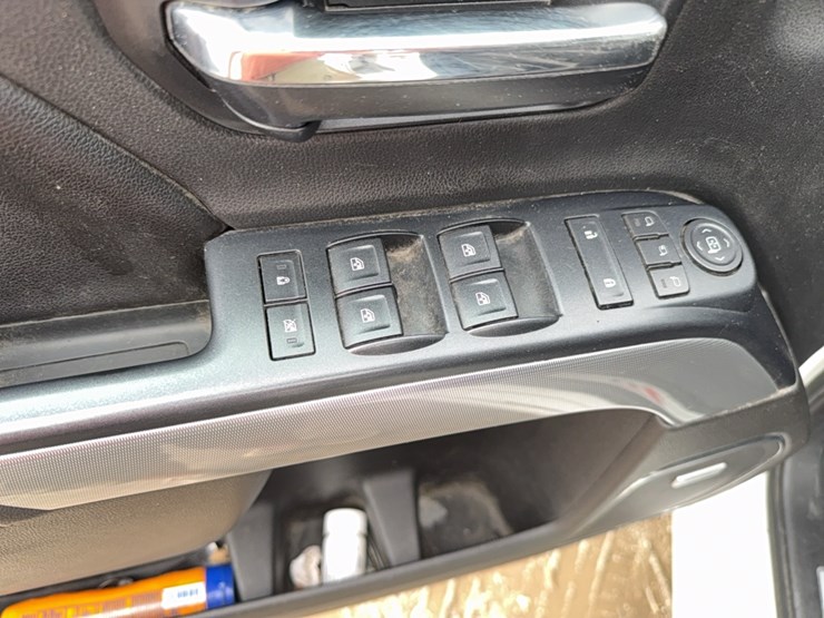 2016-chevrolet-silverado-ltz-image-32