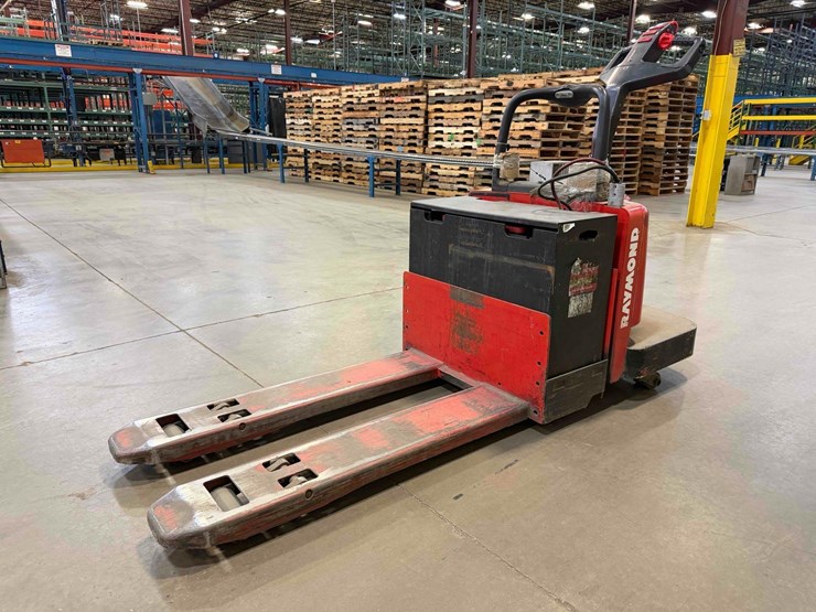 electric-pallet-jack-image-3