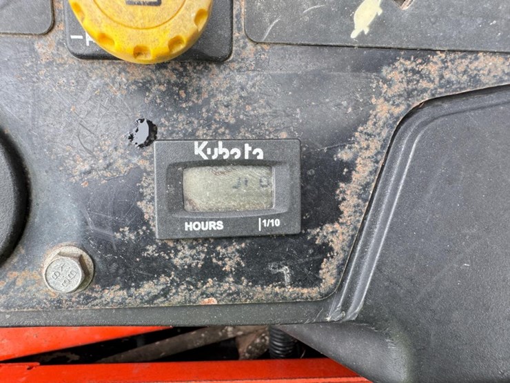 2016-kubota-z725kh-image-16