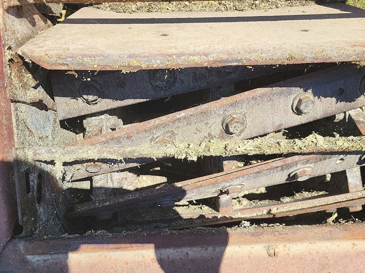 new-holland-890-image-34
