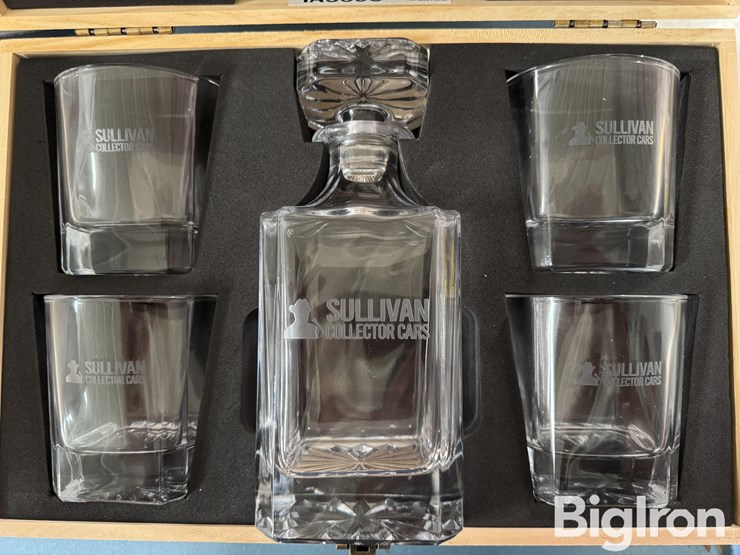 run-#0.1---sullivan-auctioneers-collector-cars-decanter-set-image-1