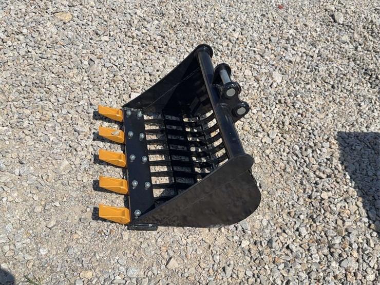 22”-mini-excavator-skeleton-bucket-image-2
