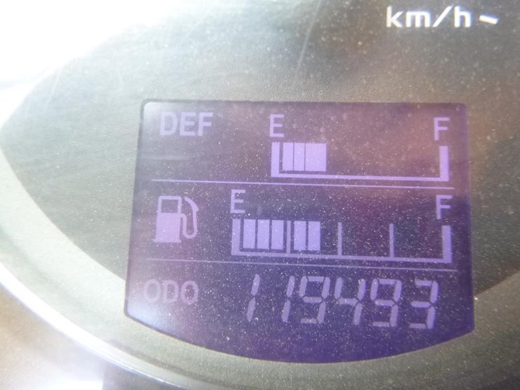 2015-hino-268-image-37