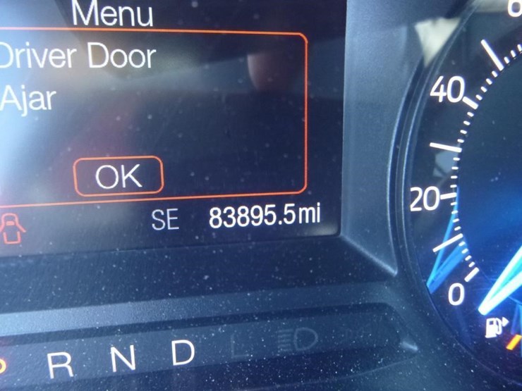 2016-ford-explorer-image-15