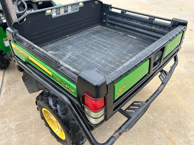 2011-john-deere-gator-image-12