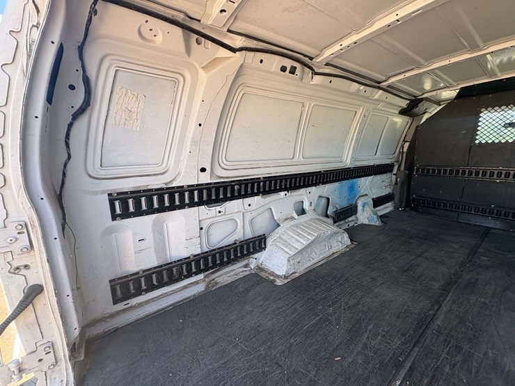 2013-utility-van-image-20
