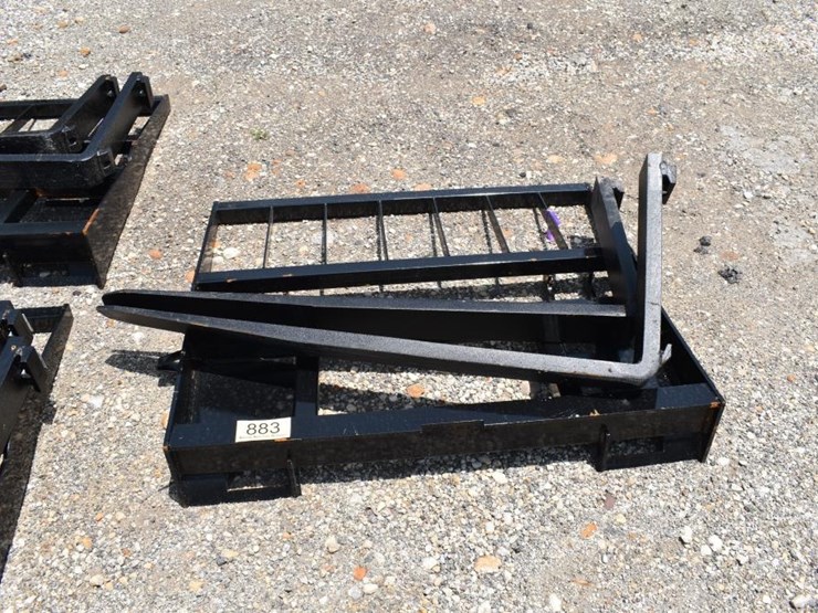 skid-steer-pallet-fork-image-1