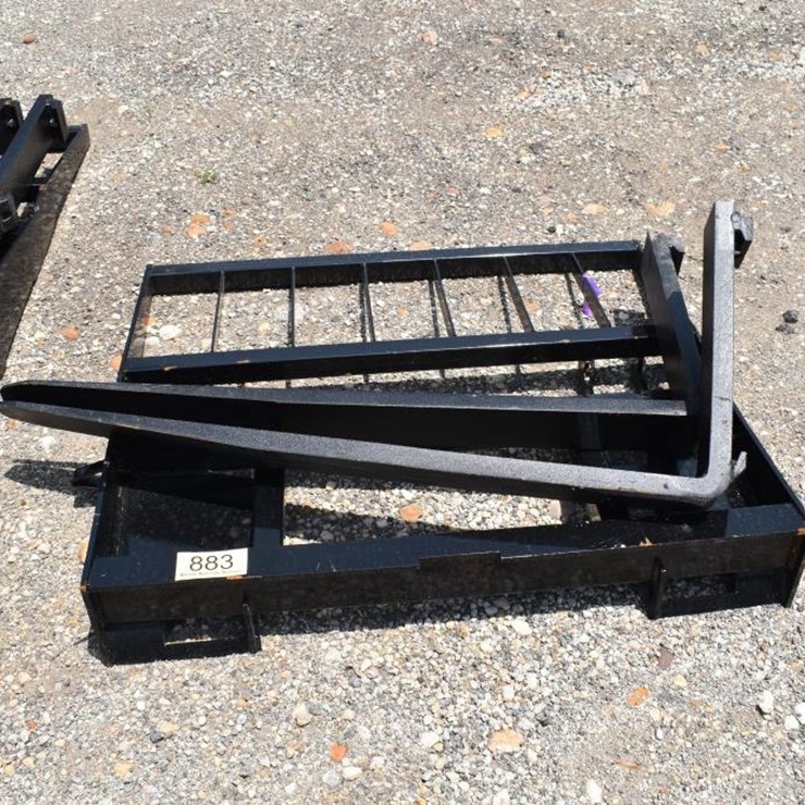 SKID STEER PALLET FORK