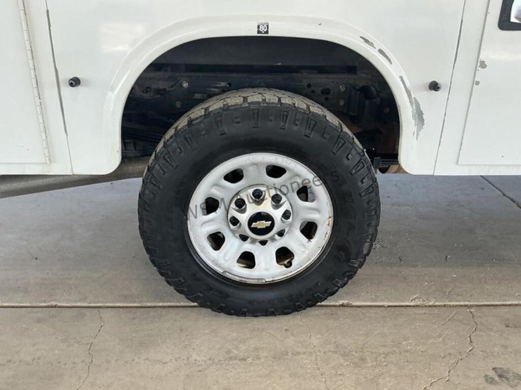 2017-chevrolet-3500hd-image-8