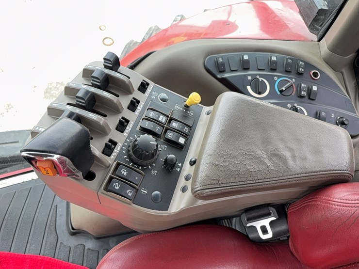 2008-case-ih-magnum-275-image-42
