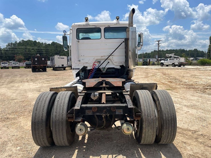 1988-freightliner-flc112-image-6