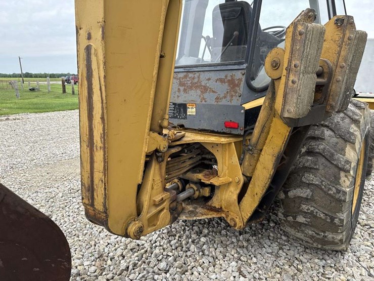 caterpillar-416b-image-19