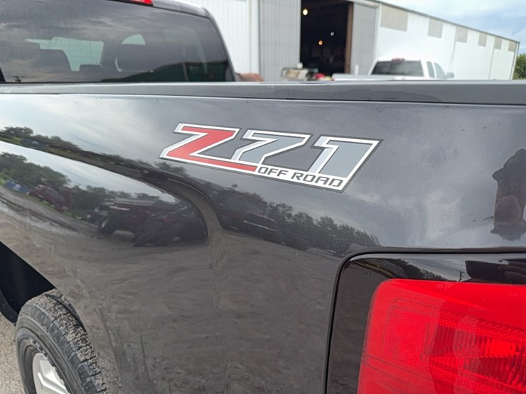 2014-chevrolet-silverado-lt-image-16