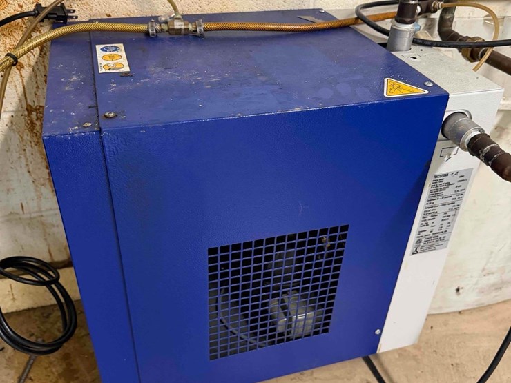 champion-advantage-series-air-compressor-with-drypoint-ra-image-8