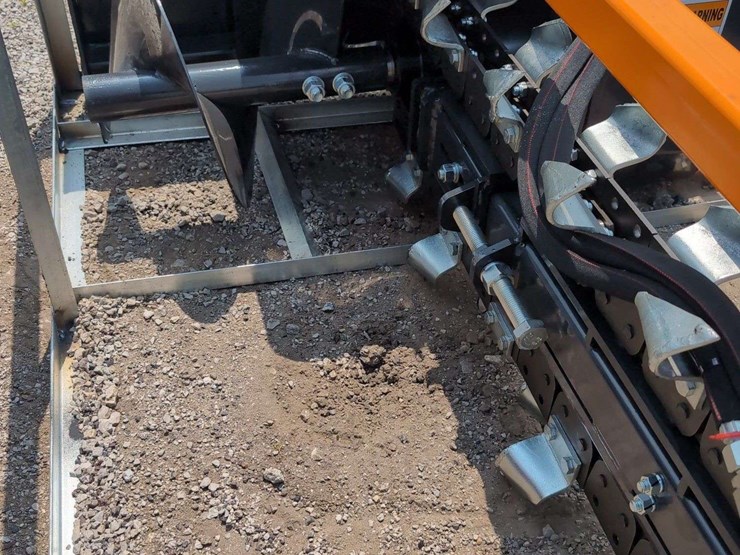 wolverine-skid-steer-trencher-tcr-12-48h-image-2