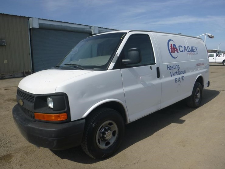 2010-chevrolet-express-2500-image-1