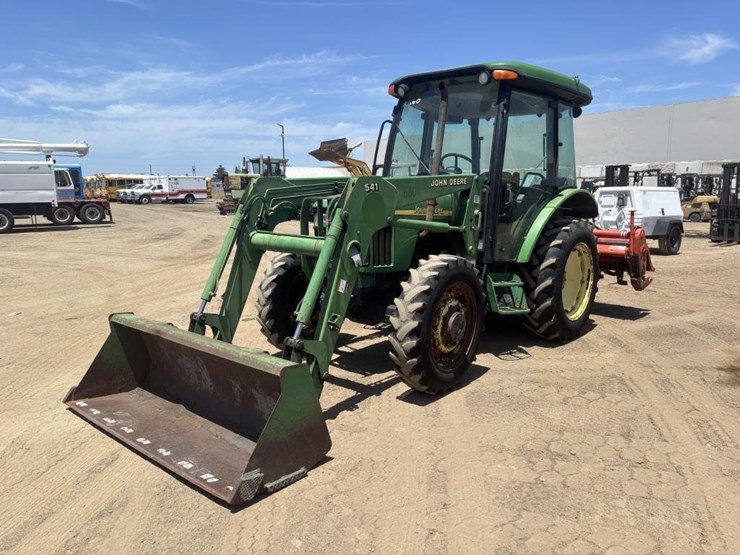 john-deere-5220-image-1