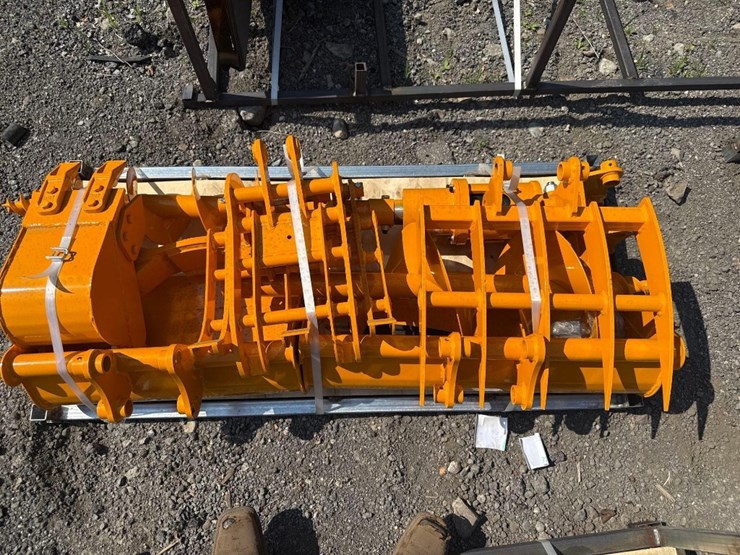 mini-excavator-attachment-set-image-2
