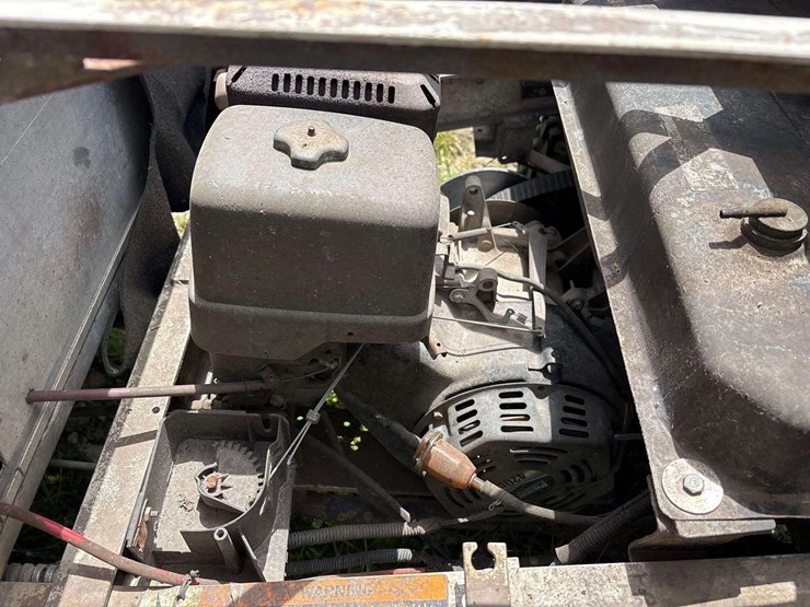 1997-club-car-carryall-vi-gas-utility-cart-image-14