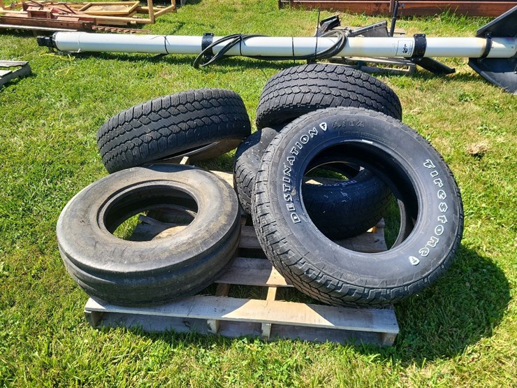 (4)-275/65r18-tires,-(1)-9.5l-15-tire-image-6