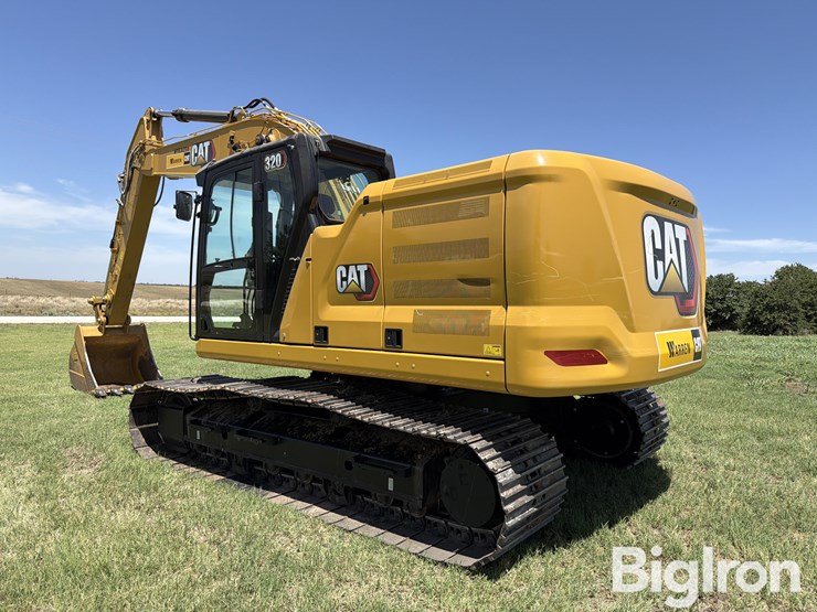 2024-caterpillar-320-image-7