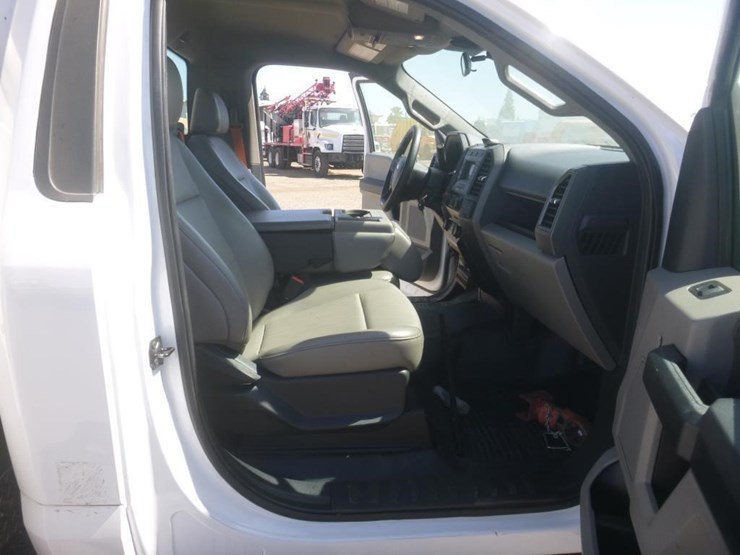 2022-ford-f450-image-18